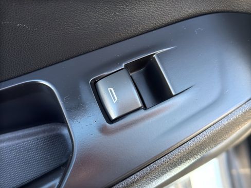 Used 2022 Chevrolet Traverse LT image 31