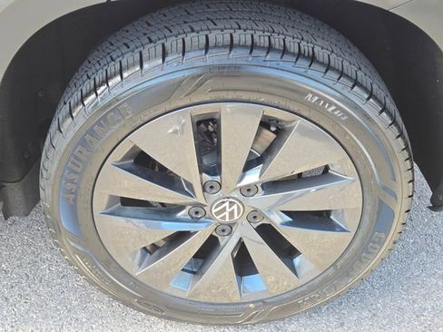 Used 2023 Volkswagen Taos S image 11
