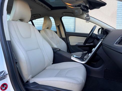 Used 2018 Volvo S60 T5 Inscription image 21