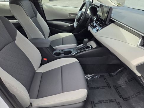 Used 2025 Toyota Corolla LE FWD image 28