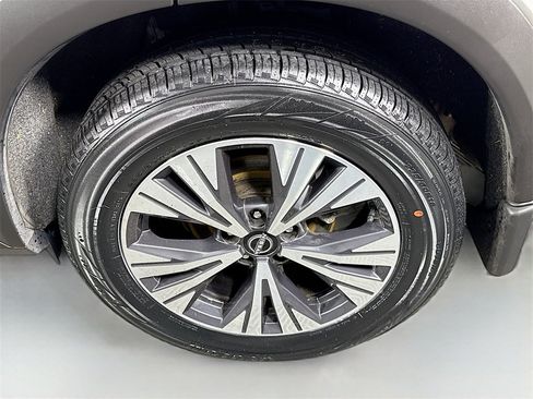 Certified 2023 Nissan Rogue SV image 33