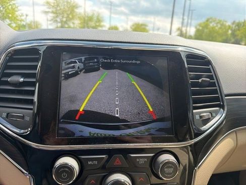 Used 2020 Jeep Grand Cherokee Limited AWD/4WD image 33