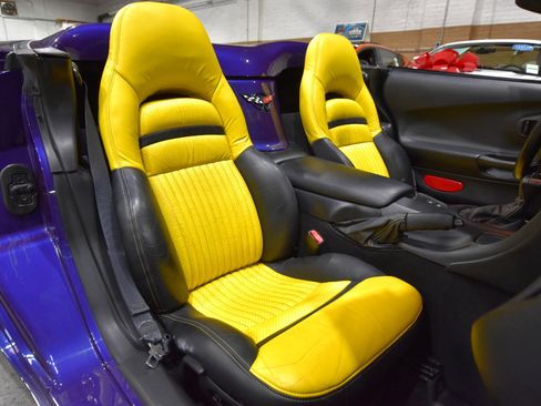 Used 1998 Chevrolet Corvette Convertible w/ Memory Pkg image 45