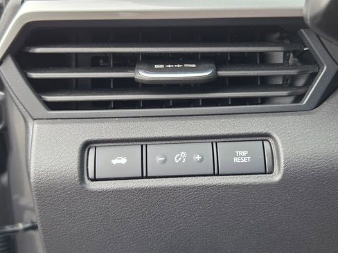 Used 2025 Nissan Altima 2.5 SV image 25