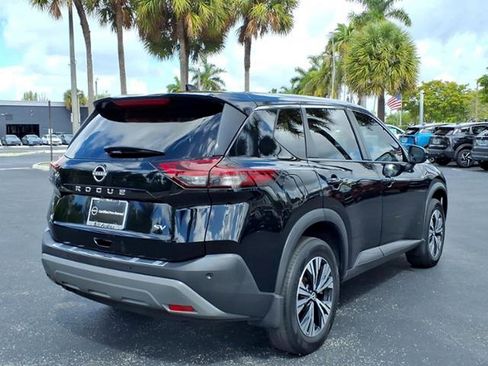Used 2022 Nissan Rogue SV image 14