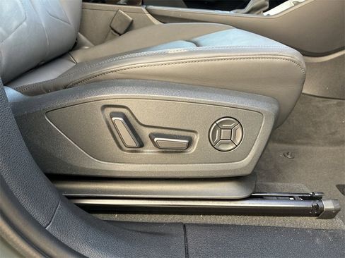 Used 2025 Audi Q3 2.0T Premium image 36