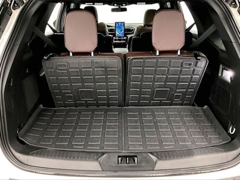 Used 2024 Ford Explorer Platinum w/ Technology Package image 37