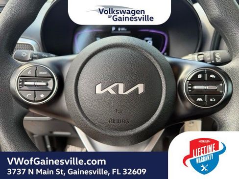 Used 2025 Kia Soul LX w/ LX Technology Package FWD image 21