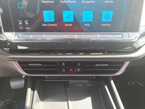 Used 2024 Volkswagen Atlas SE FWD image 21