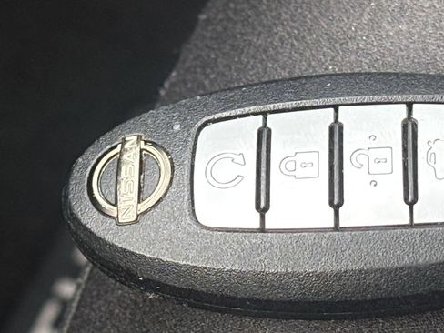 Used 2025 Nissan Altima 2.5 SV FWD image 25