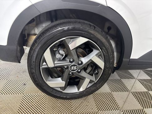 Used 2025 Hyundai Venue SEL FWD image 31