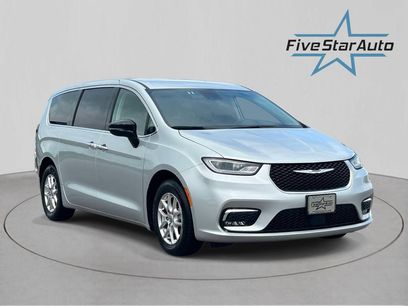 Used 2024 Chrysler Pacifica Touring-L
