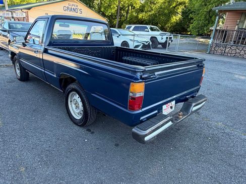 Used 1988 Toyota Pickup 2WD Regular Cab image 5