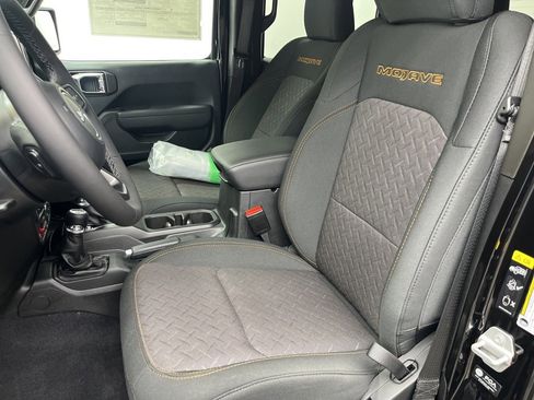 New 2025 Jeep Gladiator Mojave w/ Convenience Group image 8