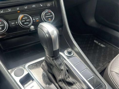 Used 2021 Volkswagen Jetta SEL FWD image 25