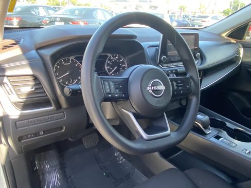 Used 2023 Nissan Rogue S image 16
