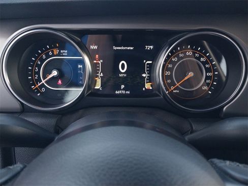 Used 2021 Jeep Gladiator Willys image 14