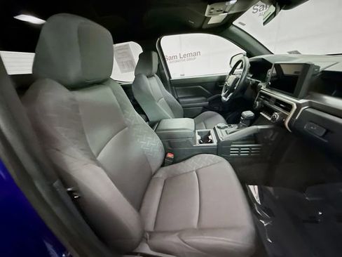 Used 2025 Toyota Tacoma SR5 AWD/4WD image 27
