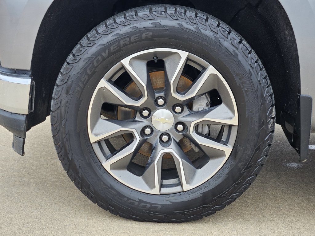 Used 2019 Chevrolet Silverado 1500 LT w/ Texas Edition AWD/4WD image 12