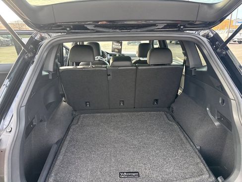 Used 2021 Volkswagen Tiguan SE R-Line image 21