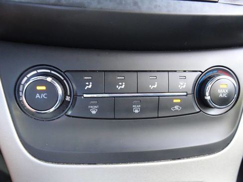 Used 2015 Nissan Sentra SV w/ Style Package image 27
