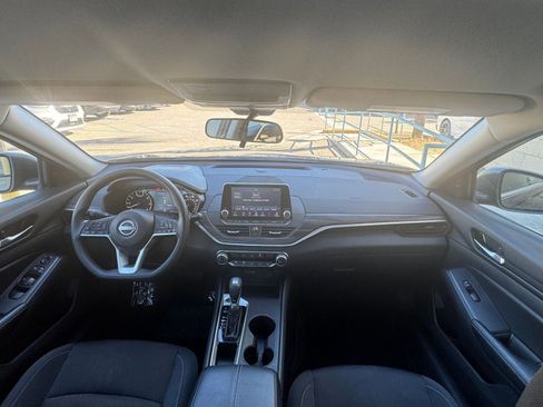 Used 2025 Nissan Altima 2.5 SV image 33