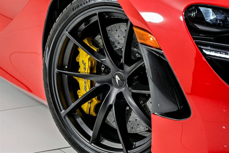 Used 2022 McLaren 720S Performance RWD image 4