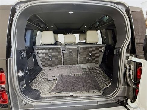 Used 2025 Land Rover Defender 110 S image 28