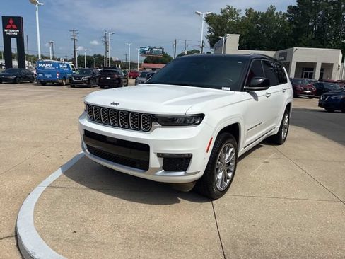 Used 2022 Jeep Grand Cherokee L Summit w/ Advanced Protech Group IV AWD/4WD image 3