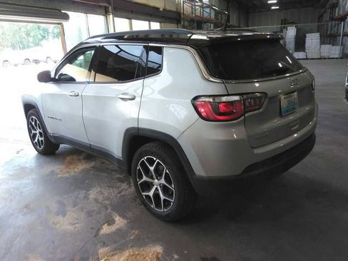 Used 2024 Jeep Compass Limited AWD/4WD image 3