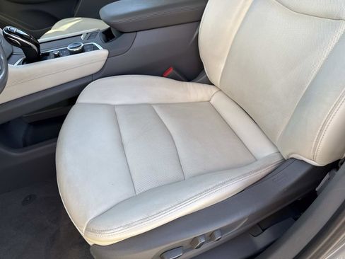 Certified 2025 Cadillac XT6 Premium Luxury image 22