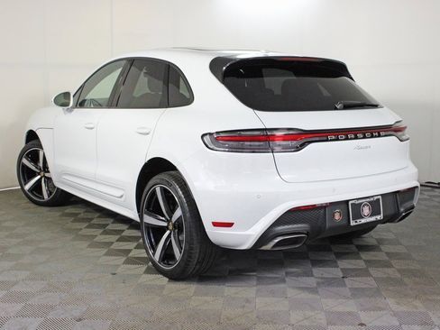 Used 2025 Porsche Macan image 3