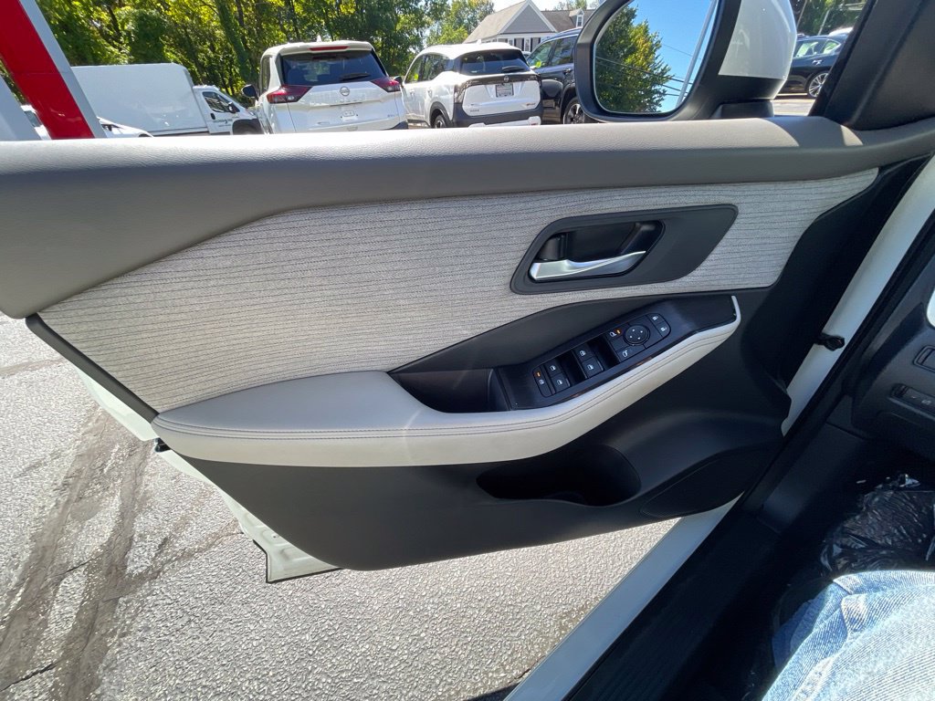Certified 2021 Nissan Rogue SV AWD/4WD image 9