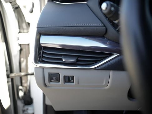 Certified 2023 Cadillac XT4 Luxury w/ Driver Awareness Package image 22