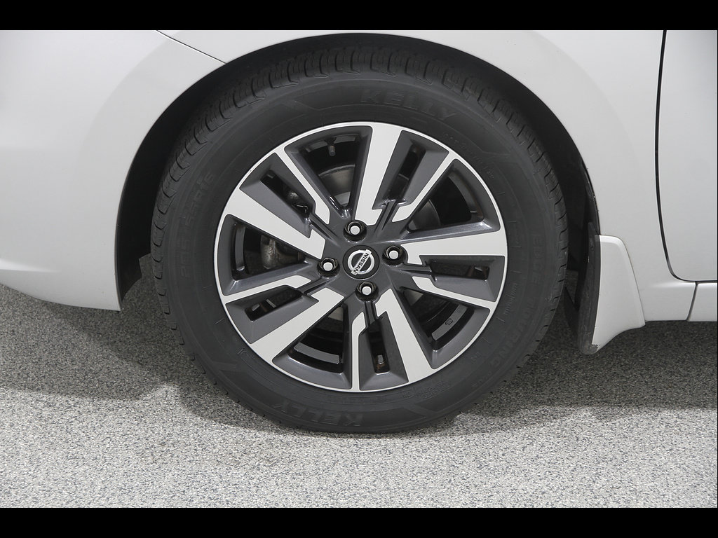 Used 2021 Nissan Versa SV FWD image 21