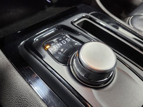 Used 2023 Chrysler 300 S image 34