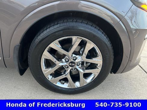 Used 2019 Kia Sorento SX image 35
