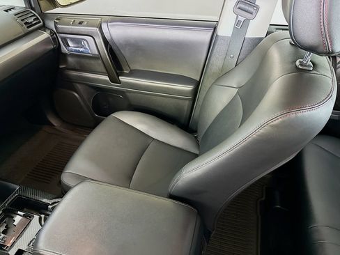 Certified 2024 Toyota 4Runner TRD Off-Road Premium w/ Off Road Premium Plus Package AWD/4WD image 24