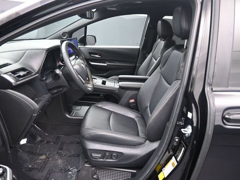 Certified 2026 Toyota Sienna XLE Woodland Edition AWD/4WD image 19