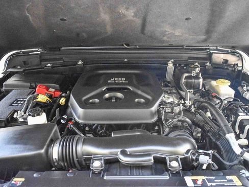 Used 2021 Jeep Wrangler Willys image 24