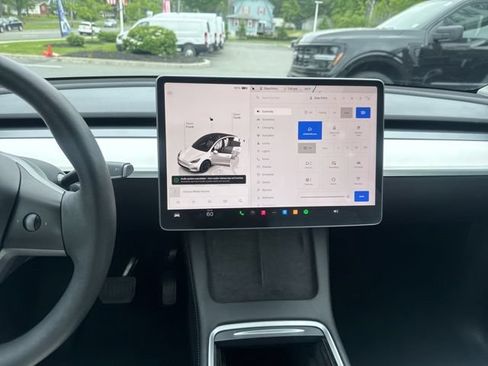 Used 2023 Tesla Model Y Long Range AWD/4WD image 21