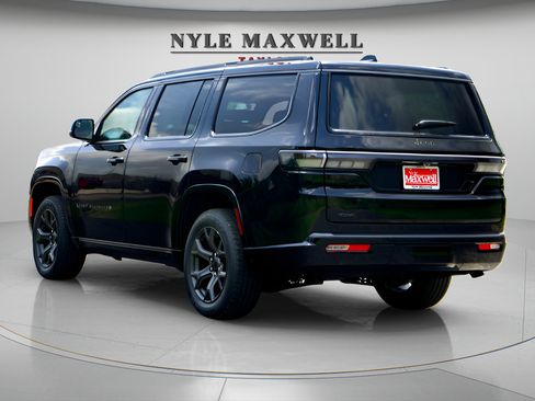 Used 2026 Jeep Grand Wagoneer Limited w/ Premium Group II AWD/4WD image 8