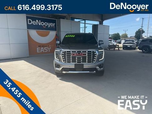 Used 2025 GMC Yukon Denali AWD/4WD image 3