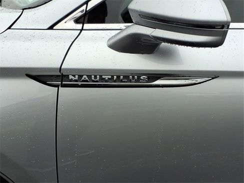 Used 2021 Lincoln Nautilus Reserve image 26