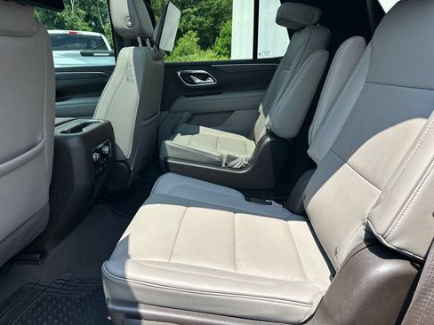 Used 2023 GMC Yukon SLT AWD/4WD image 21