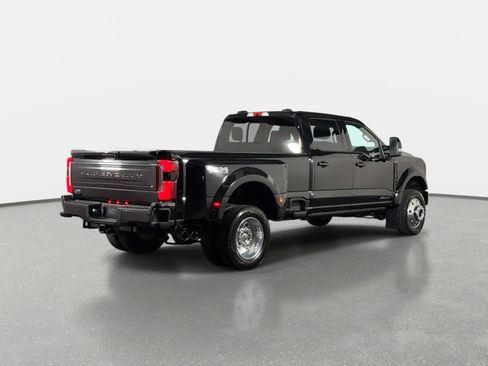 Used 2026 Ford F450 Platinum w/ FX4 Off-Road Package AWD/4WD image 3