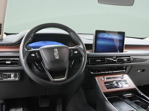 Used 2023 Lincoln Aviator Grand Touring w/ Equipment Group 301A image 6