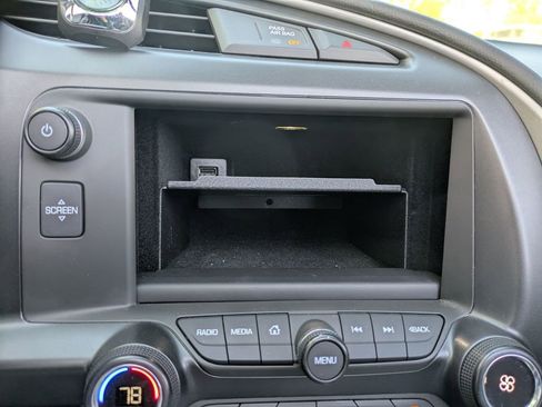 Used 2015 Chevrolet Corvette Stingray Convertible w/ Battery Protection Package image 15