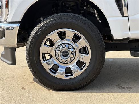 Used 2024 Ford F250 Lariat w/ Chrome Package image 9