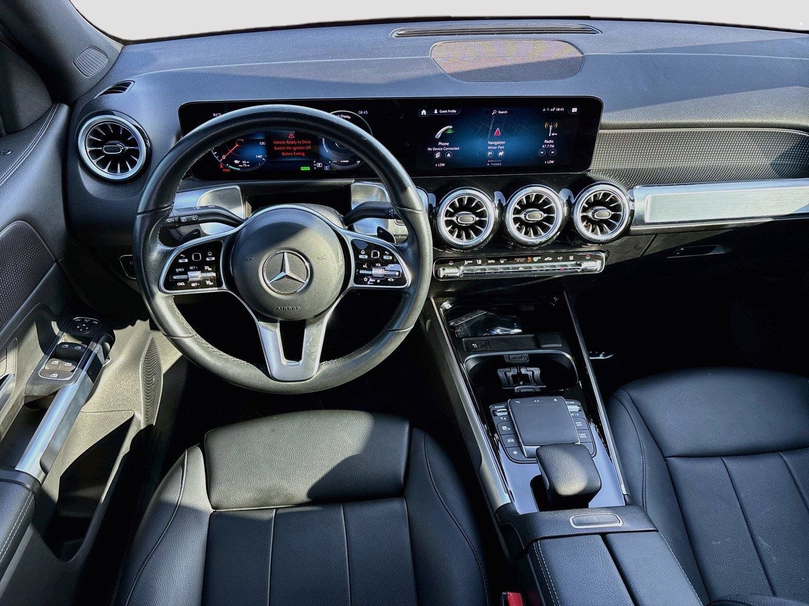 Used 2022 Mercedes-Benz EQB 300 4MATIC w/ Exclusive Package image 21
